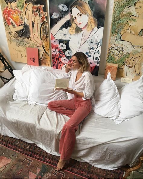 10-Girl Crush | Adenorah-This Is Glamorous French Artist Aesthetic, Style Année 80, Style Rules, French Girl Style, Valley Girls, Artist Aesthetic, Apartment Style, French Girls, Cat Decor