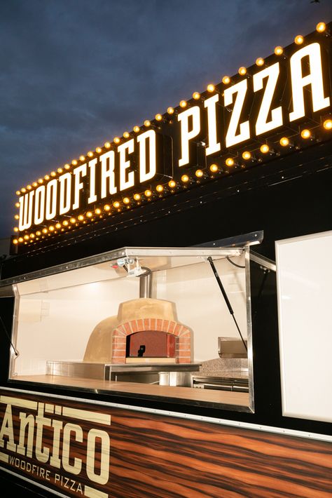 Pizza Truck Ideas, Italian Food Truck Design, Pizza Food Trailer, Pizza Van Food Truck, Pizza Oven Restaurant, Wood Fired Pizza Restaurant, Pizza Takeaway, Woodfire Pizza, Oven Baked Pizza