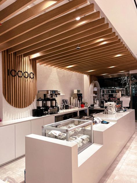 Cafe Fitout Ideas, Mini Cafeteria, Bakery Shop Interior, Modern Bakery, Modern Coffee Shop, Broadway New York, Cafe Counter, Bakery Shop Design, Coffee Shop Interior