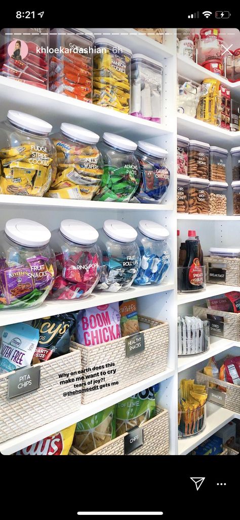 Kardashian Pantry, Khole Kardashian, Under The Sink Organization, Kitchen Staging, Ocd Organization, Pantry Organizers, Fruit Roll Ups, Refrigerator Organization, Fruit Breakfast