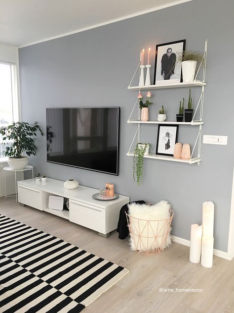 Hogar Inexpensive Living Room, Tiny House Family, Living Room Decor Tips, Koti Diy, Apartment Living Room Design, Cosy Living, Living Room Shelves, Colour Ideas, Future Apartment