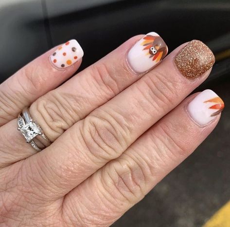 Short Thanksgiving Turkey Nails Thanksgiving Turkey Nails, Thanksgiving Nails Short, Thanksgiving Nails Easy, Holiday Nails Thanksgiving, Thanksgiving Nails Color, Scarecrows Nails, Argyle Nails, Turkey Nails, Ideas For Thanksgiving