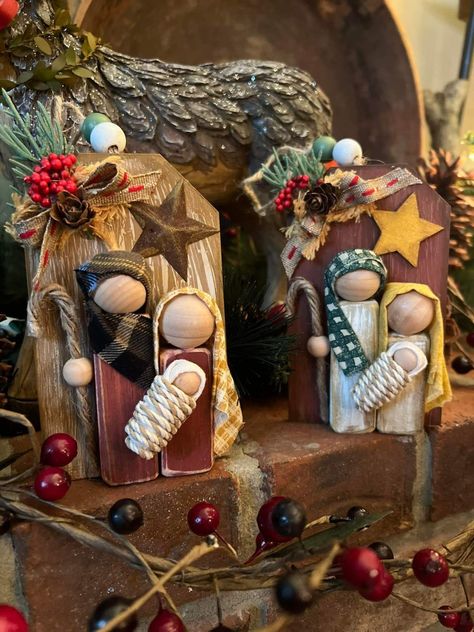 Nativity Figures, Diy Nativity, Christmas Nativity Set, Wooden Christmas Crafts, Handmade Christmas Crafts, Fun Group, Christmas Themes Decorations, Nativity Crafts, Christmas Nativity Scene