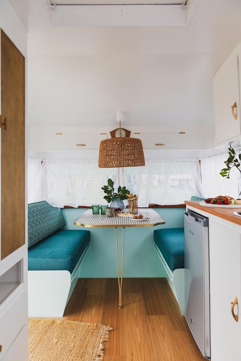 Caravan Renovation Diy, Caravan Interior Makeover, Vintage Caravan Interiors, Popup Camper Remodel, Diy Caravan, Caravan Living, Caravan Decor, Caravan Makeover, Camper Trailer Remodel