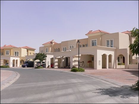 Arabian Ranches villa Dubai, Arabian Ranches apartment in Dubai, buys villas in Dubai, Dubai Exclusive, Beautiful 3 bedroom Savannah Villa. For more information:- http://www.ezheights.com/Property-For-Rent/villa-for-sale-/apartment-for-sale/in/arabian-ranches/cm-7/ Houses In Dubai, Dubai Villa, Dubai Houses, Persian Architecture, Apartments In Dubai, Bbq Area, Frame Of Mind, Property For Rent, Apartments For Sale