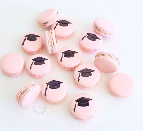 Graduation Macaron Ideas, Graduation Macarons, Personalized Macarons, Esthetician Graduation, Macaron Designs, Macarons Ideas, Painted Macarons, Macaron Gift Boxes, Custom Macarons