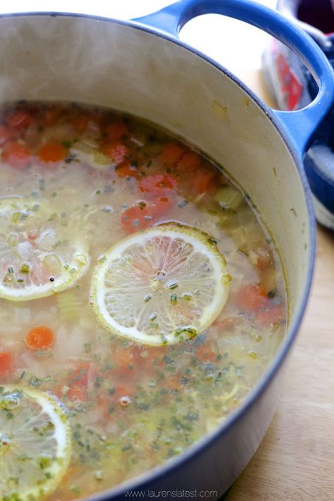 Lemon Chicken Quinoa Soup Lemon Chicken Quinoa, Chicken Quinoa Soup, Lemon Quinoa, Lemon Chicken Soup, Quinoa Soup, Chicken Quinoa, Delicious Soup Recipes, Gazpacho, Lemon Recipes