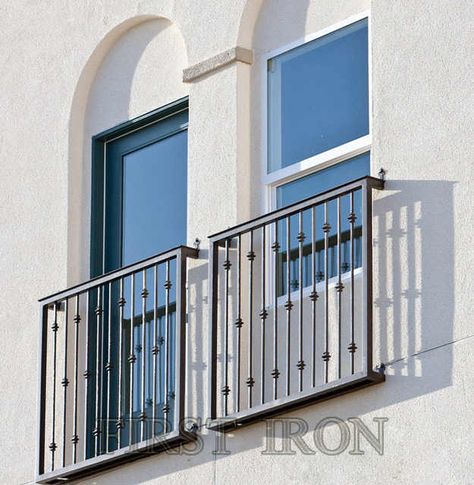 Source Simple forged iron window railing design, juliette iron window railings on m.alibaba.com Balcony Planting, Balcony Railings, Juliette Balcony, French Balcony, Juliet Balcony, Balcony Grill, Balcony Grill Design, Balcony Railing Design, Iron Windows