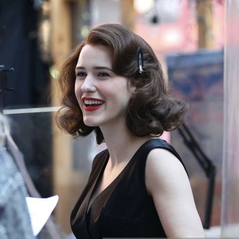 1950s Bob Haircut, Mrs Maisel Hair Tutorial, Midge Maisel Makeup, Maisel Marvelous Mrs, Marvelous Mrs Maisel Hair, Mrs Maisel Hair, Old Short Hairstyles, 50s Haircut, 50s Bob