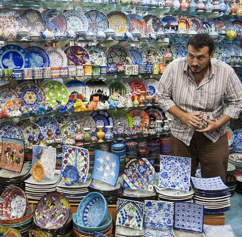 How to Bargain Like a Pro in Istanbul's Grand Bazaar and Elsewhere - Istanbul Insider - The Blue Mosque, Turkey Vacation, Bazaar Istanbul, Grand Bazaar Istanbul, Turkey Travel Guide, Turkey Photos, Istanbul Travel, Arabesque Pattern, Blue Mosque