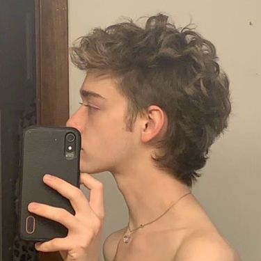 Textured Haircut Men Short, Short Mullet Haircut Men, Curly Hair Men Mullet, Short Curly Hair Mullet, Skater Mullet, Soft Mullet Men, Undercut Mullet, Queer Mullet, Masc Hair