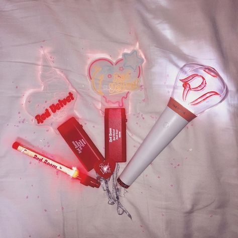 Lightstick red velvet Red Velvet Lightstick, Kpop Lightsticks, Red Velet, Velvet Room, Fandom Kpop, Red Rooms, Velvet Collection, Kpop Merch, Red Aesthetic