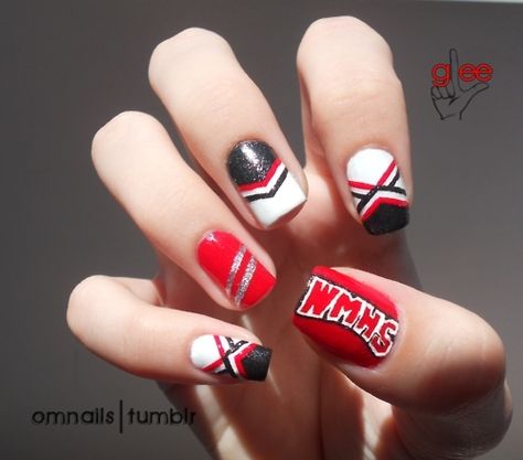 Tumblr_lrq74tm2lk1qh1oz4o1_500_large Cheerleading Nails, School Spirit Nails, Spirit Nails, Football Nails, School Nails, Fabulous Nails, Cool Nail Designs, Nail Art Inspiration, Nail Paint