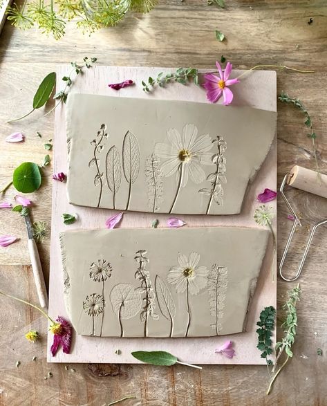 Clay Imprint Ideas, Clay Printing, Botanical Pottery, Botanical Clay Art, Botanical Impressions In Clay, Floral Pottery, Flower Imprints In Clay, Flowers Pressed In Clay, Floral Imprint Clay