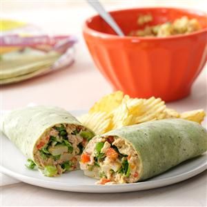 Crunchy Tuna Wraps Recipe -Packed with protein-rich tuna and fresh veggie crunch, these colorful wraps have sensational flavor…and they're good for you, too. —Edie Farm, Farmington, New Mexico Tuna Wrap Recipe, Tuna Wraps Recipes, Tuna Wrap, Canned Tuna Recipes, Cream Salad, Healthy Tuna, Resep Salad, Wrap Recipe, Veggie Wraps