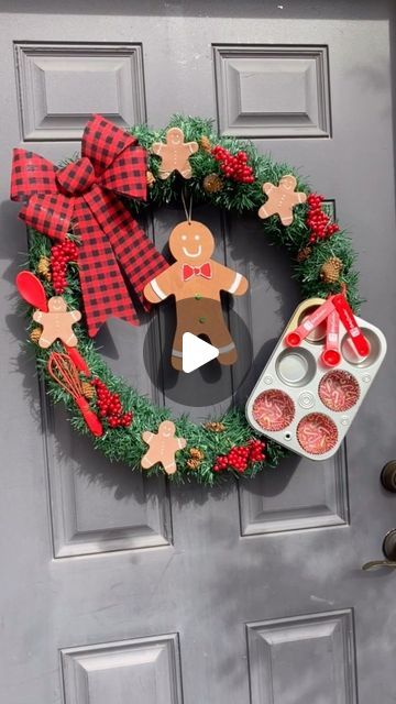 Dollar Tree Christmas Wreath, Diy Dollar Tree Christmas Crafts, Christmas Dollar Tree, Dollar Tree Christmas Crafts, Diy Dollar Tree Christmas, Dollar Tree Wreath, Dollar Tree Diy Christmas, Christmas Wreath Diy, Outdoor Garland