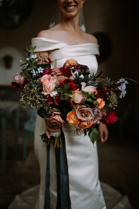 Moody Wedding Flowers, Proposal Romantic, Autumnal Wedding, Autumn Weddings, Summer Wedding Bouquets, Floral Design Studio, Dark Wedding, Summer Bouquet, Moody Wedding