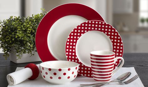 Kate Spade Dinnerware, Red Dinnerware Set, Red Dinnerware, Red And White Kitchen, Red Porcelain, Mug Crafts, Plates And Bowls Set, Red Cottage, Stoneware Dishes