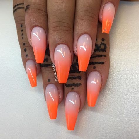 Ombre med "Neon Orange/Frosted Pink) från Lilly Nails #lillynails Aumbre Nails, Diy Balayage, Orange Ombre Nails, Orange Acrylic Nails, Nails Toes, Ombre Nail Art Designs, Nails Orange, Ombre Acrylic Nails, Simple Acrylic Nails