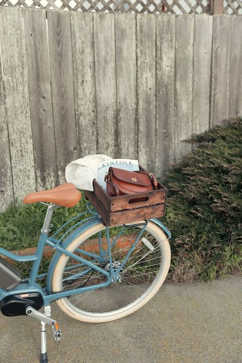 Cute Bikes, Rear Bike Basket, Cute Bike, Bike Commute, Electronic Bike, Bike Decor, Bicycle Baskets, Bike Baskets, Cute Basket