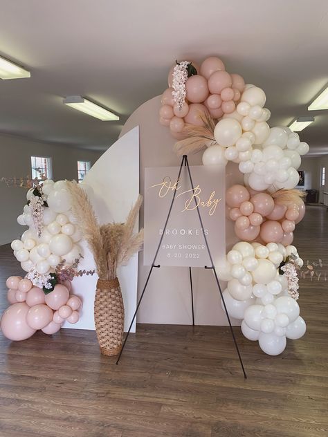 Balloon arch inspo Pink Nude Balloon Garland, Pink Backdrop With Balloons, Baby Girl Balloon Arch, Pink Neutral Balloon Garland, Pink Neutral Balloon Arch, Light Pink And White Balloon Arch, Pink And Gold Neutral Ballon Party Set, Swan Baby Shower, Baby Shower Balloon Arch