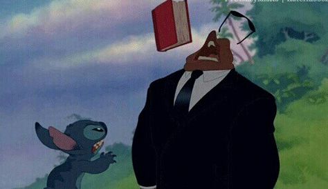 Stitch throwing a book at Cobra Bubbles Cobra Bubbles, Lilo And Stitch 2002, What Do You Meme, Lilo Y Stitch, Pixel Drawing, Nakamoto Yuta, Stitch Book, Disney Lilo, 2d Animation