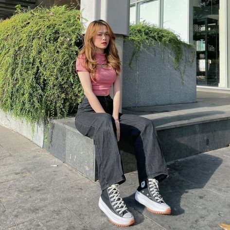 Converse Run Star Hike Outfit, Converse Run Star Hike, Korean Outfit Street Styles, Converse Run, Run Star Hike, Converse Run Star, Korean Casual Outfits, Everyday Fashion Outfits, Photo Pose Style