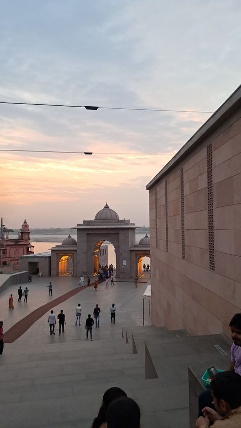 Ayodhya Snap, Varanasi Snap, Dairy Aesthetic, Barish Pics Real, Varanasi Photography Beautiful, Object Study, Excretory System, Nature Photography Trees, Broken Screen Wallpaper