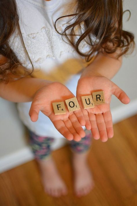 4th birthday photo idea // Four year old birthday photography.  Photo with scrabble letters. 5 Year Picture Ideas, Four Year Old Photo Shoot, Birthday Photoshoot For Kids, 5 Year Birthday Photoshoot, Toddler Photoshoot Ideas Indoor, Birthday Photoshoot Ideas Kids, 3rd Birthday Photography, 4th Birthday Pictures, Women Party Ideas