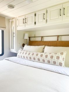 Motorhome Bedroom Remodel, Camper Headboard, Motorhome Bedroom, Rv Bedroom Ideas, Motorhome Decor, Rv Flip, Motorhome Makeover, Rv Design, Motorhome Remodel