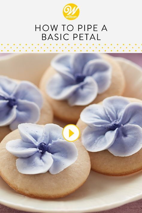 Flower Cupcake Icing, Diy Icing Flowers, Tips For Buttercream Flowers, How To Make Flowers With Icing Tips, Buttercream Icing Flowers, Flower Petal Cupcakes, Simple Piped Flowers, Petal Tip Cake Decorating, Best Icing For Piping Flowers