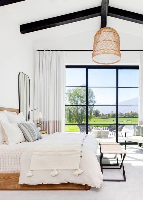 Serene master bedroom with wall of window. Inside a Modern Family Home in La Quinta, California | MyDomaine Modern Bedding, Porch Swings, Decor Minimalist, Beautiful Bedrooms, Dream Bedroom, Modern Family, Cheap Home Decor, Trendy Hairstyles, Guest Bedroom