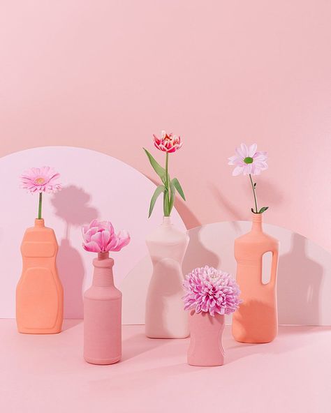 Colourful content creation for Foekje Fleur ceramic vases. Styled product photography by Marianne Taylor. Product Photography Flowers, Product Photography Ceramics, Vase Product Photography, Product Photography Colorful, Pastel Product Photography, Colourful Product Photography, Ceramic Product Photography, Flower Product Photography, Spring Product Photography