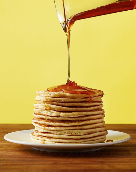 maple syrup on a stack of pancakes ... Diy Syrup, Pancake Drawing, Shelf Cooking, Stack Of Pancakes, American Pancakes, Pancake Syrup, Jelly Wallpaper, Pancake Stack, Syrup Recipe