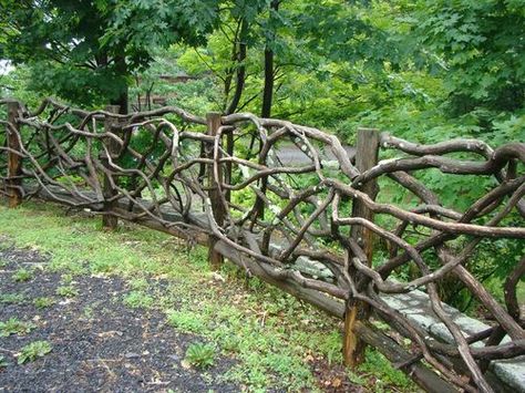 Picturesque Garden, Takken Decor, Rustic Fence, Natural Fence, Fencing Ideas, Diy Fence, Front Yard Fence, Modern Fence, Pallet Garden