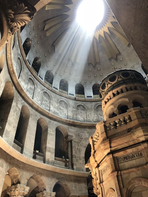 The structure to the right is the Aedicula which houses the Angel's Stone (said to be a fragment of the larger stone that sealed the tomb of Jesus.) And, the tomb of Jesus. Orthodox Beauty, The Tomb Of Jesus, Christian Beauty, Tomb Of Jesus, The Course Of Empire, Church Of The Holy Sepulchre, Egyptian Goddess Art, Jesus Tomb, Orthodox Catholic