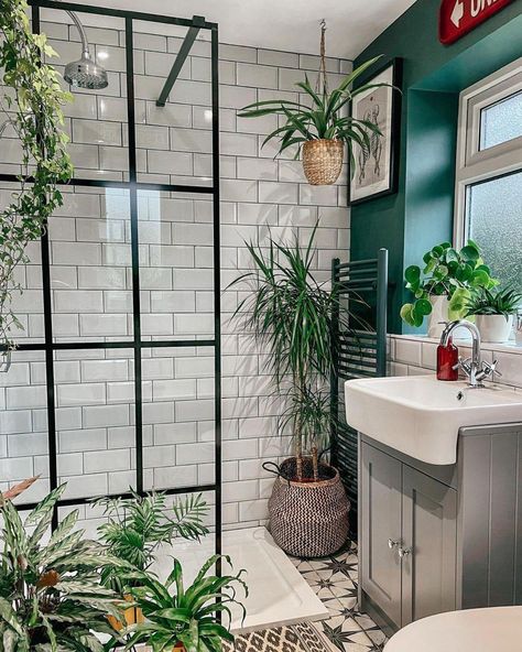 Bathroom Plants Decor, White Bathroom Designs, Stunning Bathrooms, Bathroom Plants, Boho Curtains, Bathroom Inspiration Decor, Up House, Trendy Bathroom, Small Bathroom Design