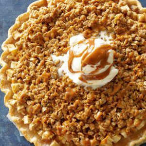 Sugared Apples, Fall Dessert Recipes Apple, Apple Crisp Pizza, Best Apple Desserts, Pizza Dessert, Mini Caramel Apples, The Girl Who Ate Everything, Recipes With Whipping Cream, Apple Dessert