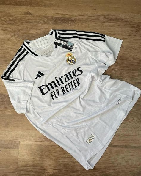 Camisa do Real Madrid 24/25🤍 #halamadrid #realmadrid #fyp #camisasdetimes #explore #prontaentrega #entregainstagram #winstore #jersey Soccer Jersey Real Madrid, Real Madrid Jersey Outfit, Real Madrid T Shirt, Camisa Do Real Madrid, Jerseys Outfit, Camisa Time, Real Madrid Jersey, Jersey Real Madrid, Madrid Jersey