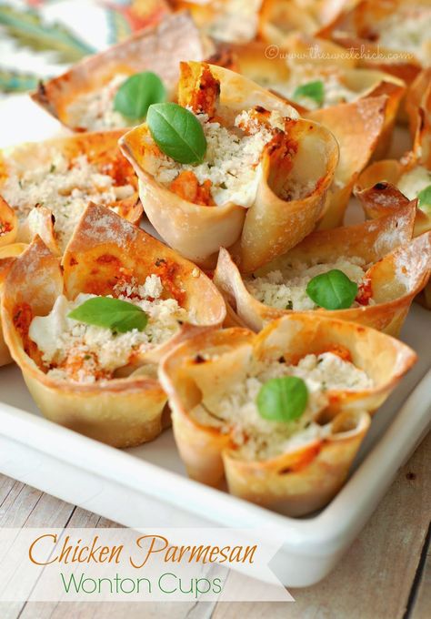 Chicken Parmesan Wonton Cups Wonton Appetizer Recipes, Wonton Appetizers, Chicken Appetizer Recipes, Chicken Wontons, Wonton Cups, Wonton Recipes, Chicken Cordon, Chicken Cordon Bleu, Wontons