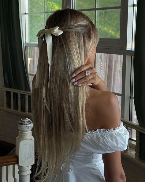 Concert Hairstyles, Bow Hairstyle, Hair Techniques, Blonde Hair Inspiration, Blowout Hair, Hairdos For Curly Hair, Blonde Hair Looks, Hair Stylies, Work Hairstyles