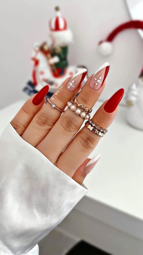 Red Christmas Nails, Cute Christmas Nails, Christmas Nails Easy, Christmas Gel Nails, Her Nails, Red Nail Designs, Christmas Nails Acrylic, Festival Nails, New Year's Nails