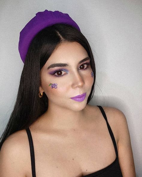 Grape Makeup Look, Fruit Makeup Looks, Grape Makeup, Coloured Makeup, Fruit Makeup, Kpop Makeup, Grape Soda, Inspired Makeup, Creative Makeup Looks