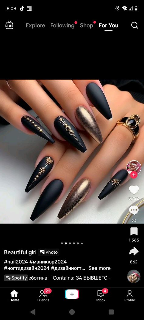 Gold Black Nails Design, Black And Gold Nails Design Classy, Black Fall Nail Ideas, Black And Gold Marble Nails, Black With Gold Nails, Black Cateye Nails, Black Nude Nails, Black Almond Nail Ideas, New Years Eve Nails Ideas Classy