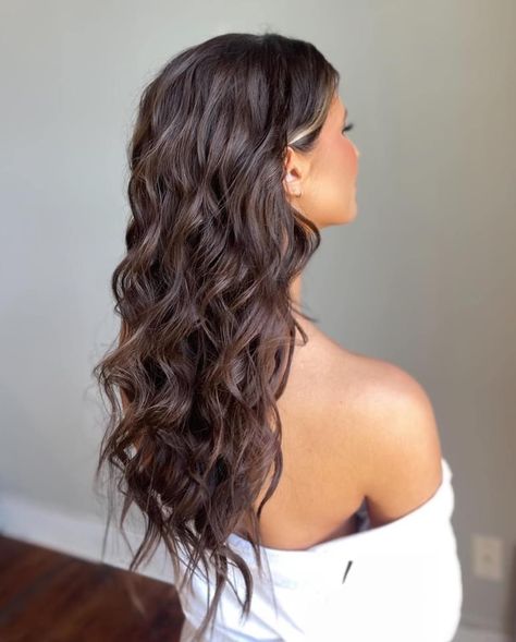 Wavy Curly Hair Wedding, Curly Long Prom Hairstyles, Prom Hairstyles For Brunettes, Curly Hair For Prom All Down, Wavy Prom Hairstyles Down, Wedding Hair Long Down Curls, Bridesmaid Hairstyles Curled Down, Prom Strapless Dress Hair Ideas, Prom Hair Curly Down