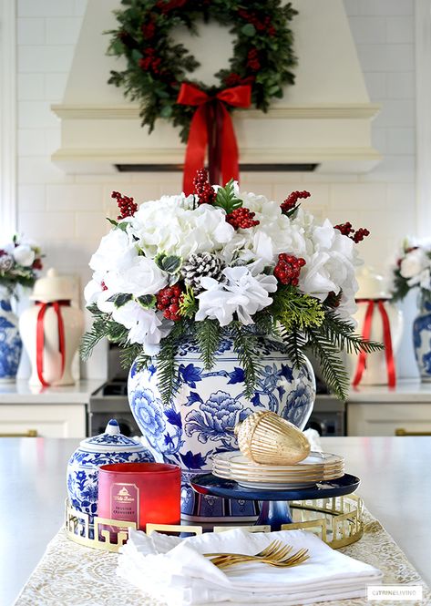 Sophisiticated Christmas Kitchen Decor in Blue and Red! | CITRINELIVING Decorating With Ginger Jars, Tree Ideas Christmas, Traditional Christmas Decor, Ideas Christmas Tree, Tree Decor Christmas, Tree Decorations Christmas, Chinoiserie Christmas, Blue Christmas Decor, Red Christmas Decor