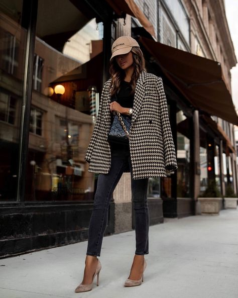 Houndstooth Blazer Outfit, Mia Mia Mine, Mia Mia, Chic Coat, Chic Fall Outfits, Blazer Outfit, Houndstooth Jacket, Denim Wear, Houndstooth Blazer