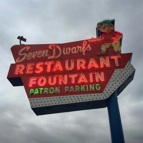 Wheaton Illinois, Neon Rainbow, Route 66, Illinois, Neon Signs, Neon