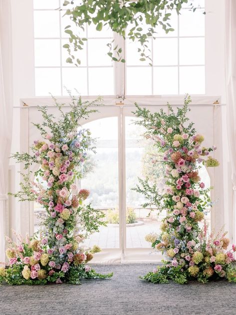 Doorway Arch, Church Wedding Flowers, Floral Arch Wedding, Designer Working, Reception Tables, Arch Flowers, Wedding Altars, Wedding Ceremony Flowers, Ceremony Arch