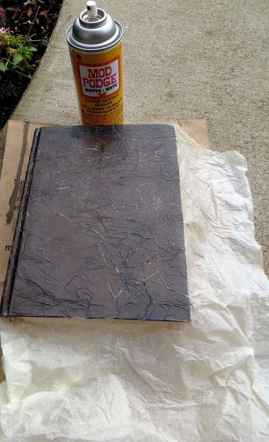 How to Age Books Diy Antique Book Cover, Diy Spell Book Cover Ideas, Diy Vintage Book Cover, Diy Spell Book Cover, Vintage Book Covers Diy, Creative Book Cover Design Ideas Handmade, Painting On Books, Altered Book Covers, Painted Book Covers